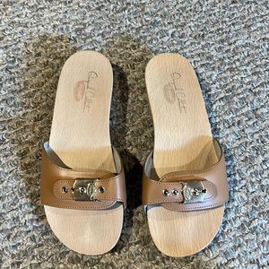 Dr Scholls Original Collection wood clogs with rubber bottom. Worn once